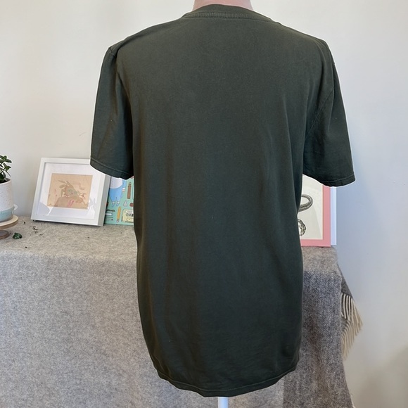 Everlane Organic Cotton Tee, Size M, olive - Picture 3 of 4